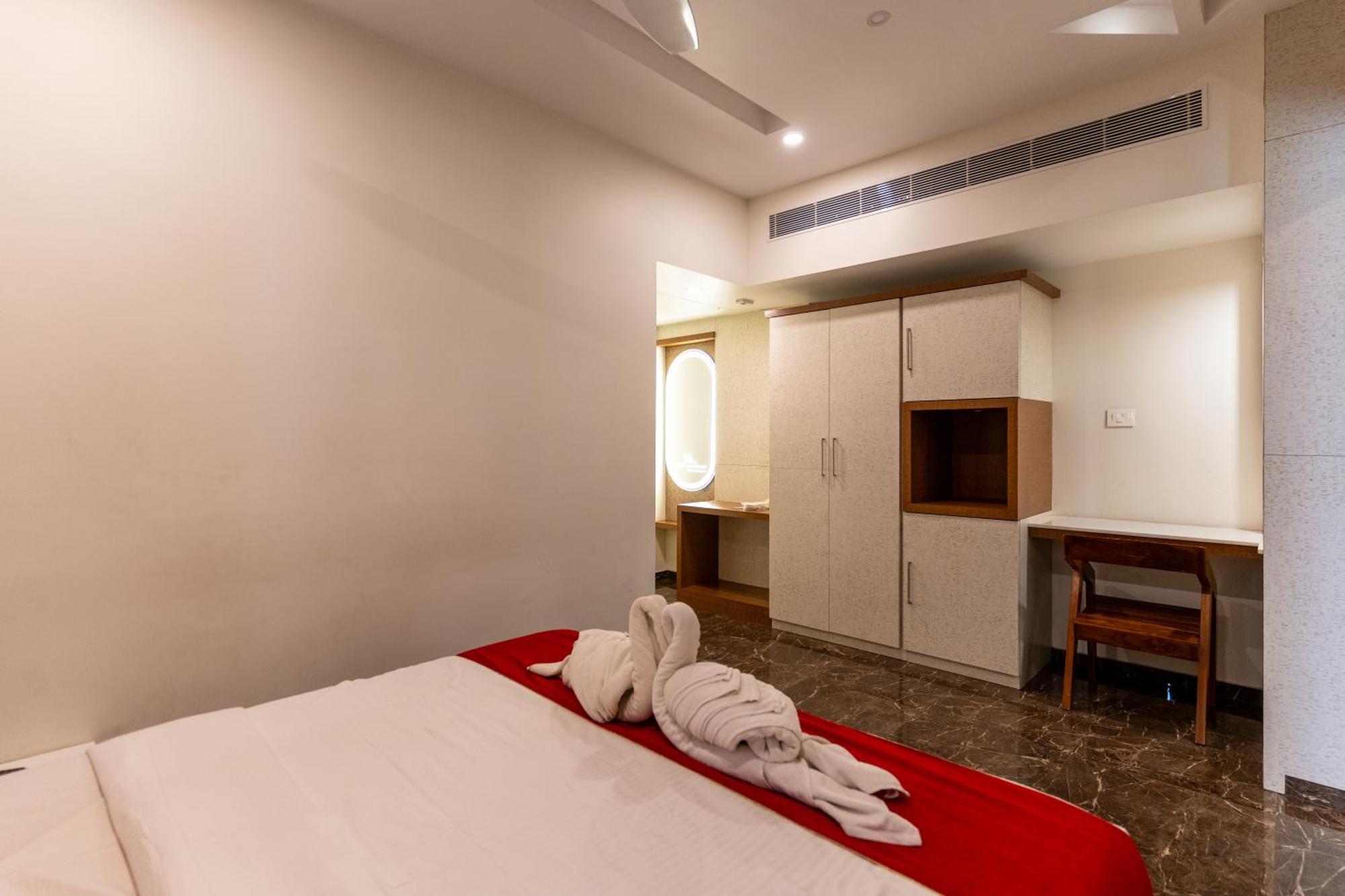 Sree Bharat Residency Otel Alāndurai Dış mekan fotoğraf